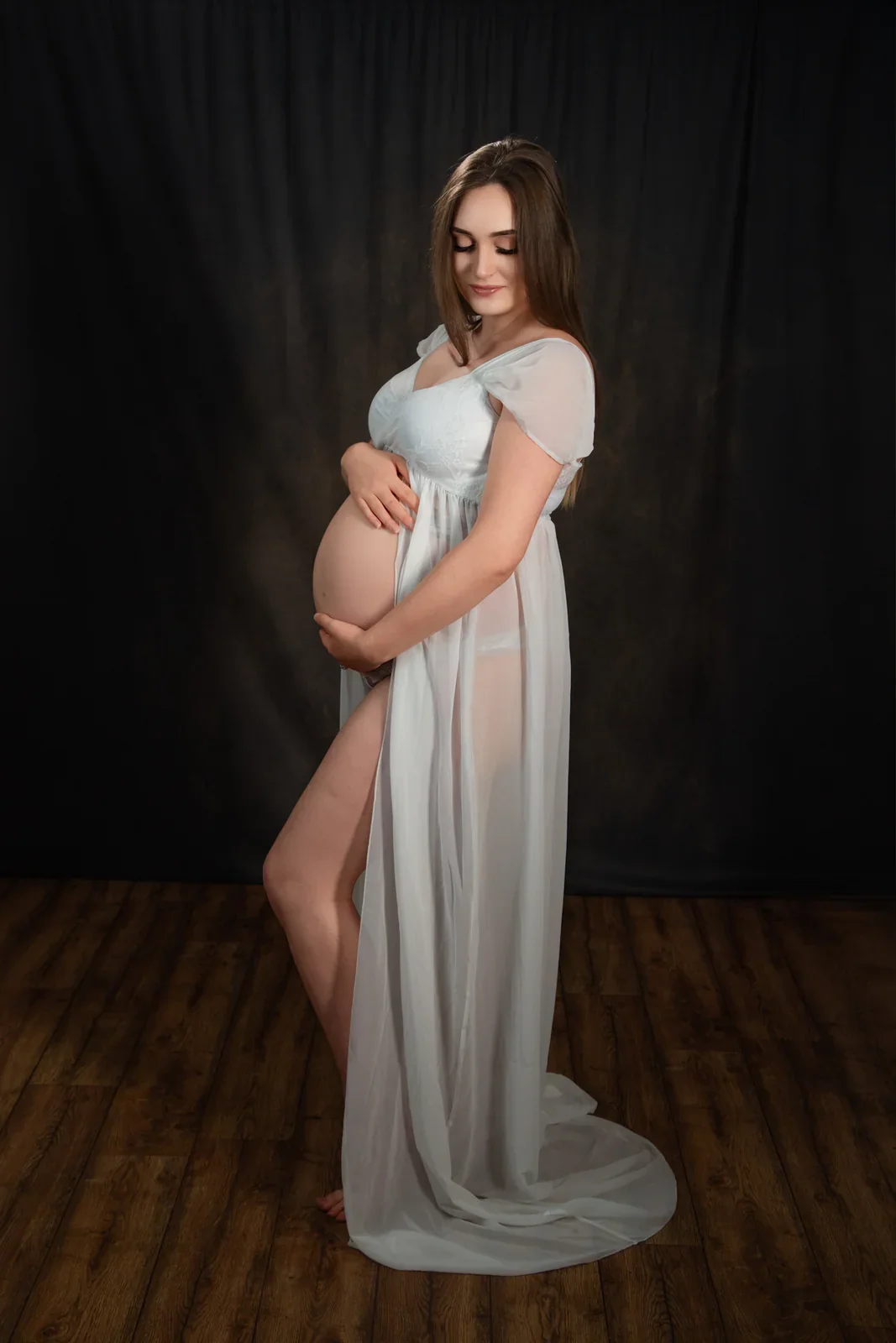 Maternity portrait photographed by Matt Curtis in his Warminster studio