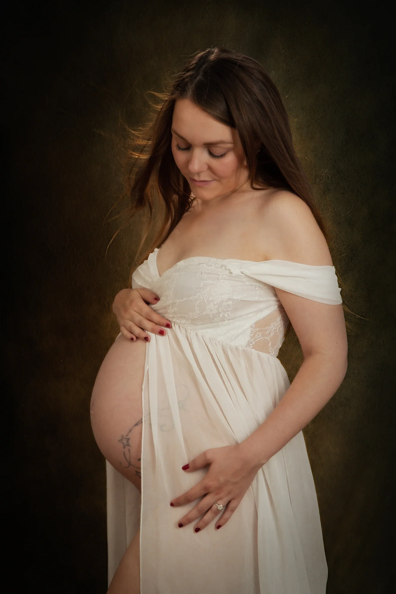 Maternity portrait photographed by Matt Curtis in his Warminster studio